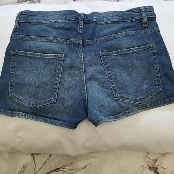 Denim shorts - Picture 4 of 4